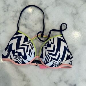 Stylish Black and White Geometric Bikini Top